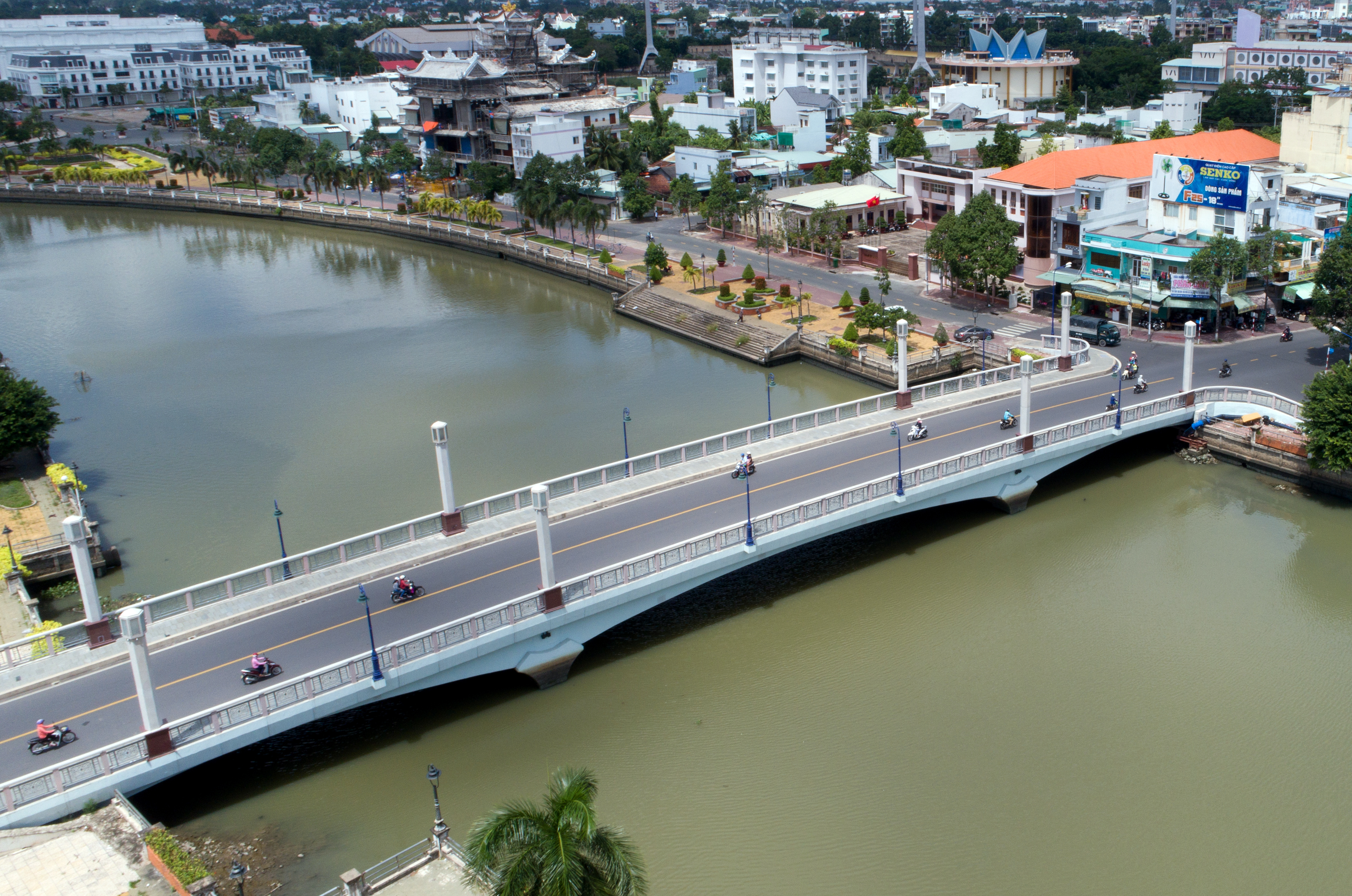 Long An tạm ngưng hoạt động vận tải hành khách theo hợp đồng